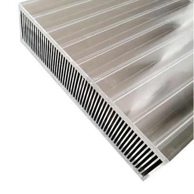 Uniwersalny radiator z blachy aluminiowej Praktyczny kształt prostokąta