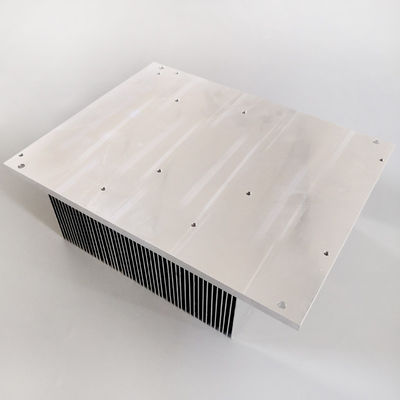 Srebrny praktyczny radiator prostownika, aluminiowe żebra radiatora odporne na rdzę