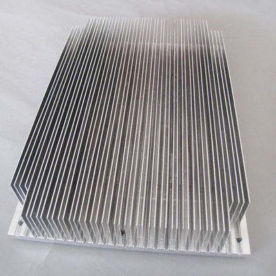 Aluminiowy praktyczny radiator TEC, srebrny wytłaczany aluminiowy radiator