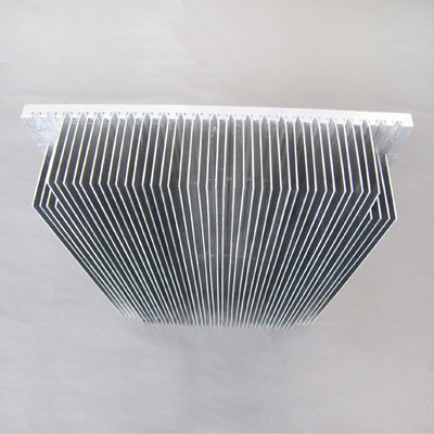 Aluminiowy praktyczny radiator TEC, srebrny wytłaczany aluminiowy radiator