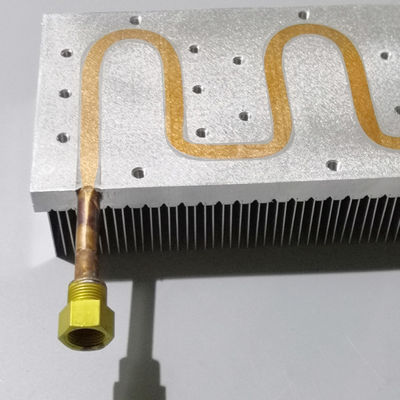 Enbeded Miedziany Radiator Elektroniczny Radiator IGBT Do Chłodzenia Wodnego