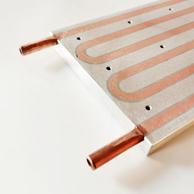 Malowanie odporne na rdzę Radiator chłodzony cieczą, stabilne chłodzenie elektroniki na zimno