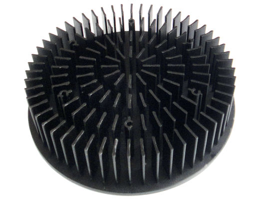 Motoryzacyjny czarny kuty radiator antykorozyjny 140x68mm trwały