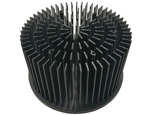 Odporny na korozję radiator kuty na zimno, stabilny czarny anodowany radiator